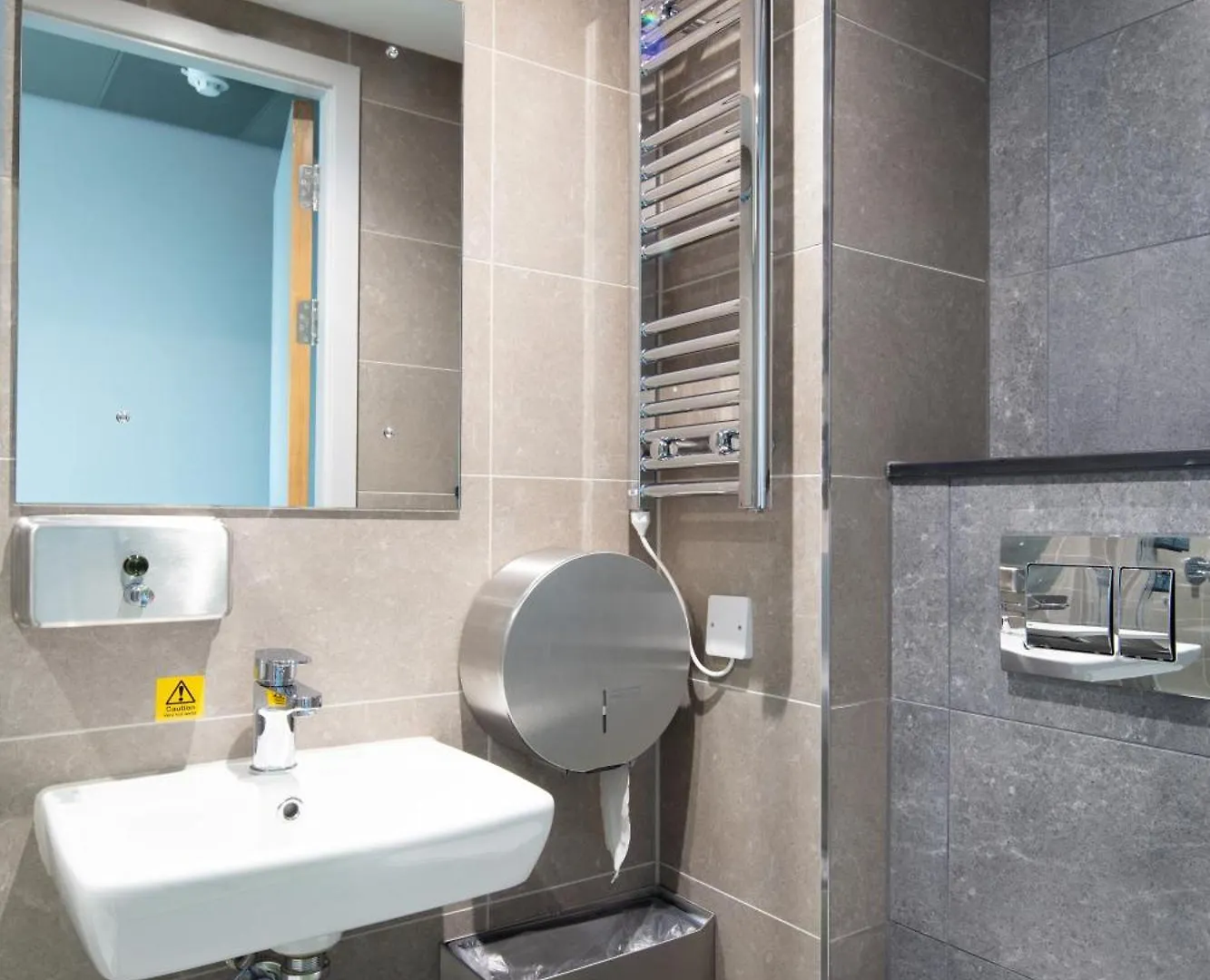 Clink I Lar Hostel Dublin Ireland